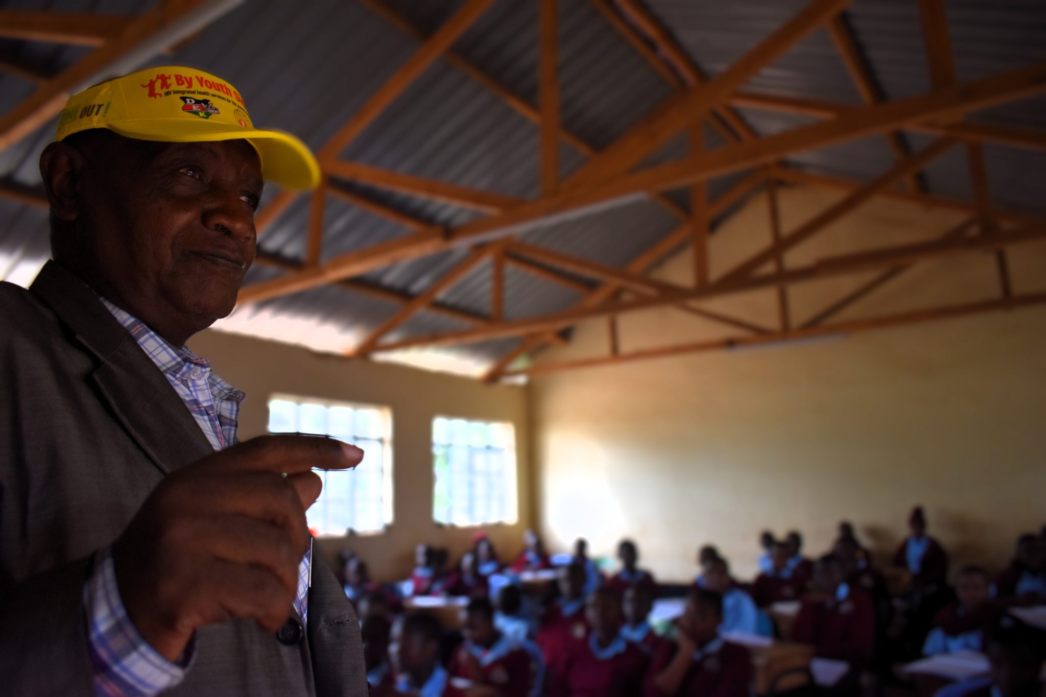 Oltre ogni stigma: nelle periferie del Kenya, la lotta all’HIV parte dalle scuole Oltre ogni stigma: nelle periferie del Kenya, la lotta all’HIV parte dalle scuole